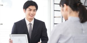 【仲介営業】売りも買いも手掛ける不動産仲介！営業しやすい×東証プライムの知名度　年収750万円～